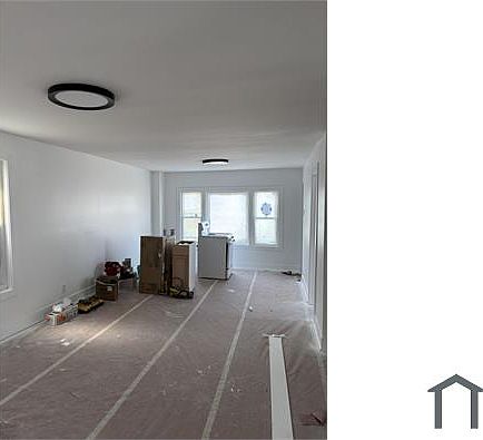 2nd image of 215 W 105th St