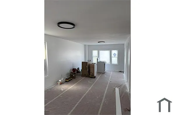 Building Photo - 215 W 105th St