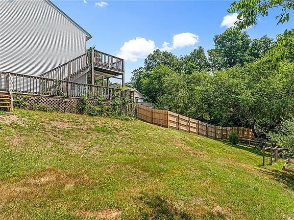 4th image of 8 Bratt Ln