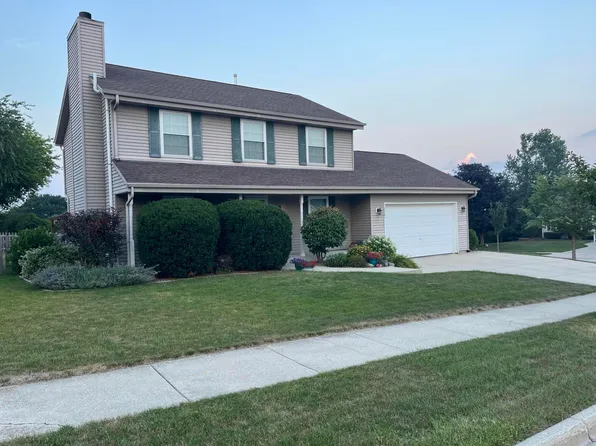 2301 Linda Ct, Waukesha, WI 53188