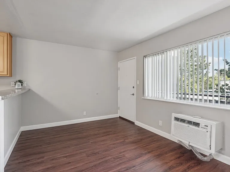 Carmel House — Photo 17