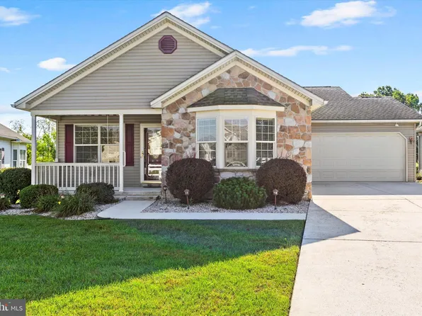 64 Lantern Ln, Shippensburg, PA 17257