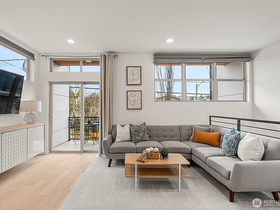 3rd image of 4140 Delridge Way SW