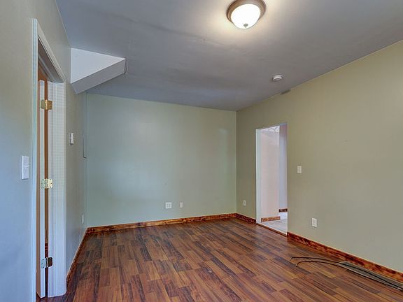 4th image of 17201 Grovewood Ave #1