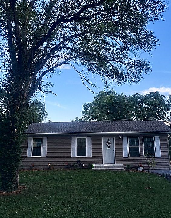 1st image of 232 E Clearview Dr