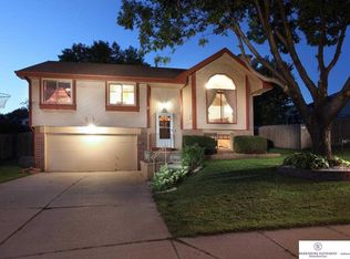 8156 Tucker St, Omaha, NE 68122