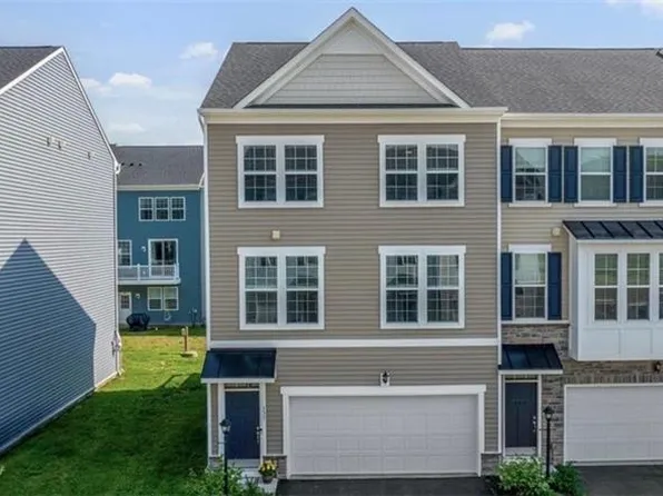 131 Affinity Dr, Harmony, PA 16037