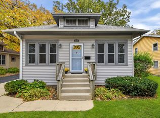 215 N Oak Ave, Bartlett, IL