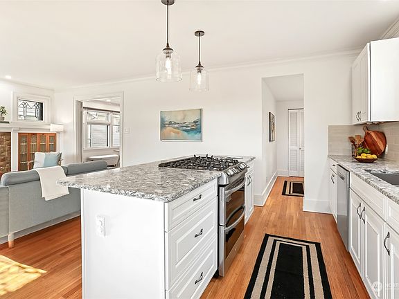 5th image of 2633 Boyer Avenue E
