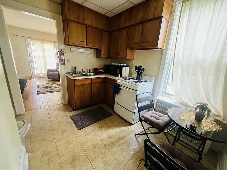 31 Pleasant St — Photo 8