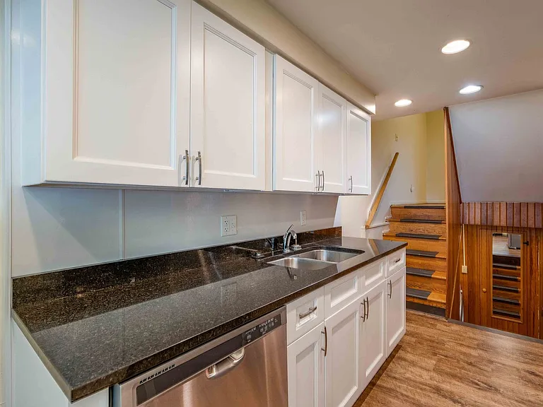 77 W Northwood Ave — Photo 12