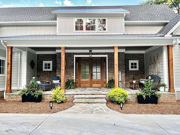 5th image of 1111 Pinehurst Dr