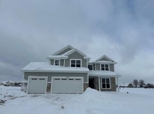 N90W27578 Red Fox Run, Pewaukee, WI 53072