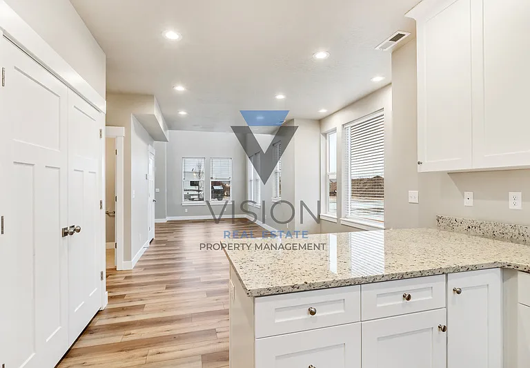 1098 S High Ridge Rd — Photo 12