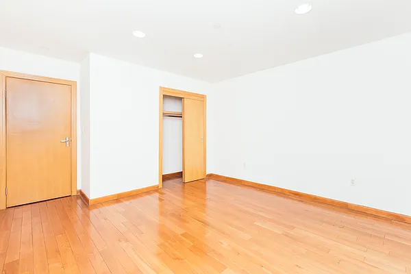Rented by HCRE | media 8