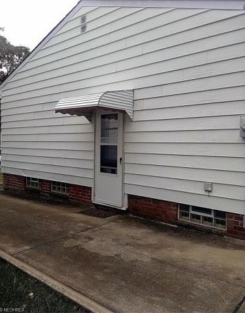 1st image of 15025 Florence Dr