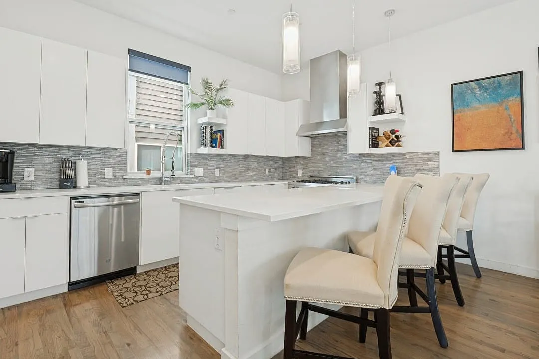 3 bed, 3.5 bath, 1801 sqft, $3,900 — Photo 4