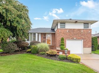 70 Norman Ln, Levittown, NY 11756