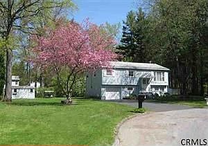 2nd image of 7 Springwood Ct