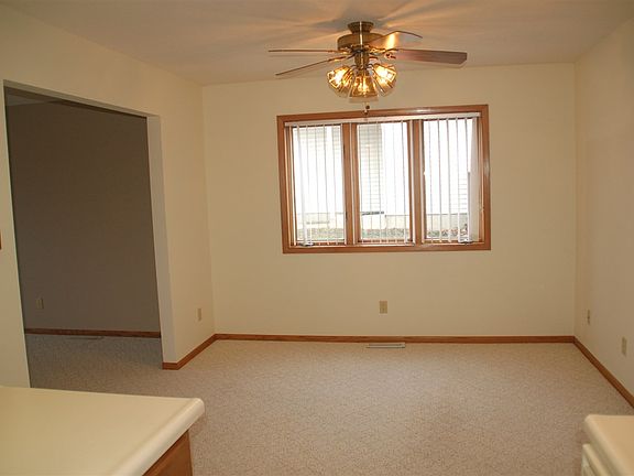 5th image of 715 Southlawn Ct