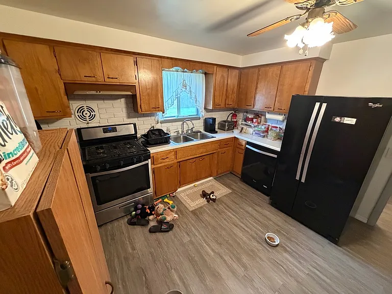 11 Timothy Ct — Photo 2