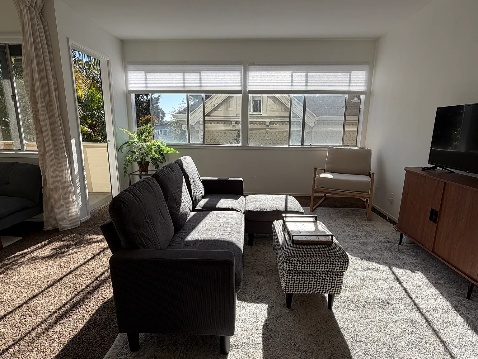 1330 Sacramento St — Photo 1