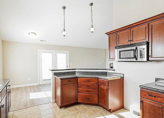 5th image of 1192 Bothwell Pl