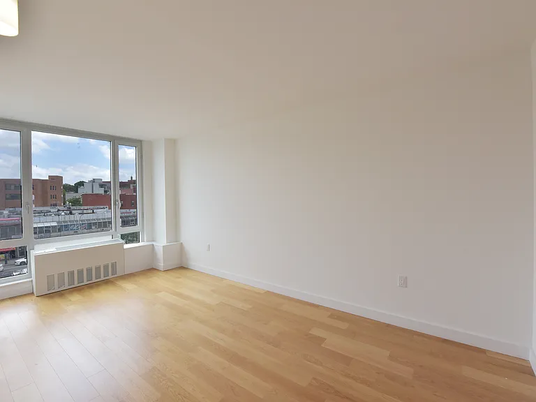51-35 Reeder St #711 — Photo 6