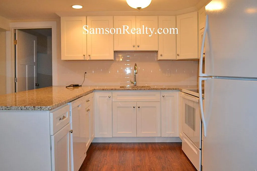 2 bed, 1300 sqft, $2,350 — Photo 4
