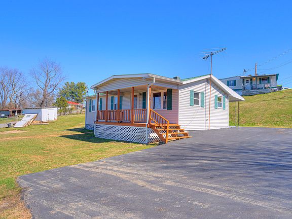 2nd image of 120 Oak Ln