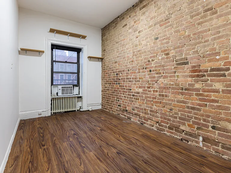 979 2nd Ave #3 — Photo 5