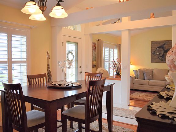 5th image of 1004 Sabal Grove Dr