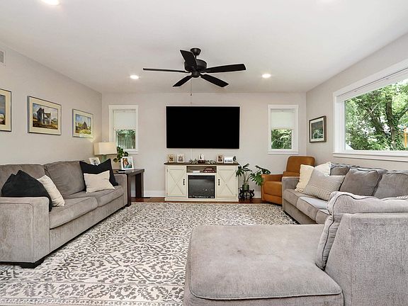 4th image of 3209 Highland Cir