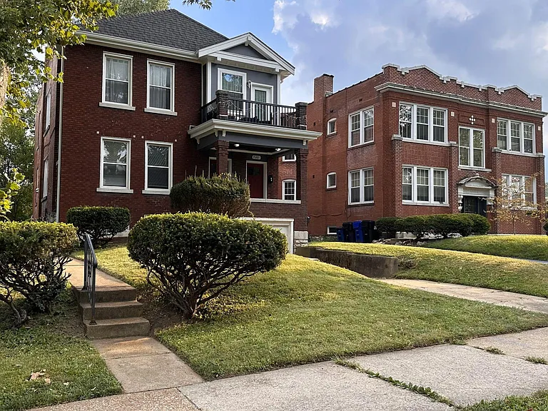 7120 Forsyth Blvd #2F — Photo 2