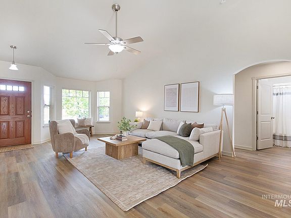 3rd image of 681 Creekside Way