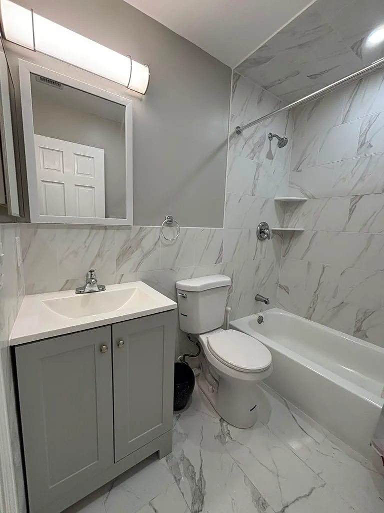 48 Marrow St (3 Bed | 2.5 Bath) (P3 | T1 Premier) - 2 - Standard Hallway — Photo 4