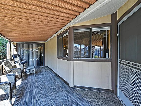 4th image of 599 Millpond Dr