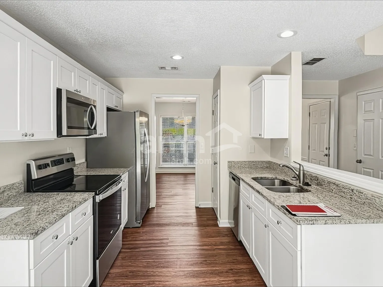 3 bed, 2.5 bath, 1789 sqft, $2,415 — Photo 4