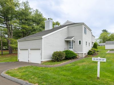 201 Greens Farm Road #201, Branford, CT, 06405