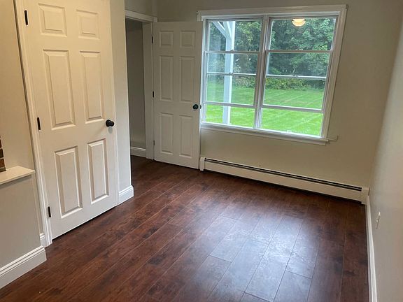 4th image of 22 Alberta Dr #2