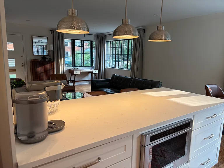 310 Linden Ave — Photo 2