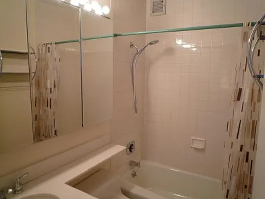 Rented by Raz Realty | media 27