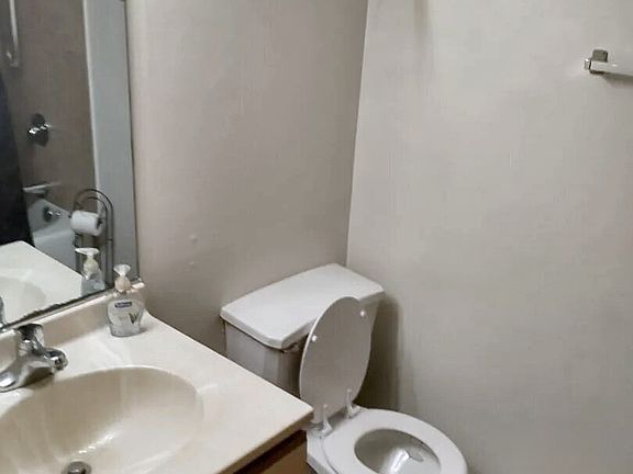 5th image of 17985 Amherst Ct APT 204