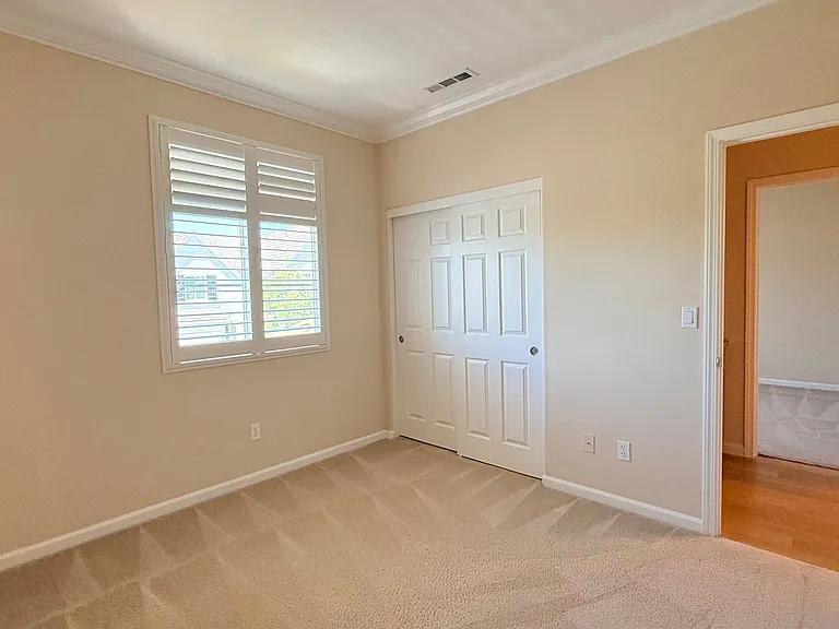 304 Karelian St — Photo 42
