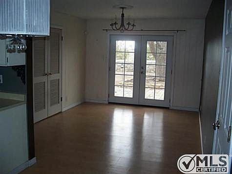 4th image of 5913 Cabrillo Dr