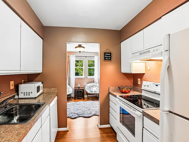 8613 Falls Run Rd #E — Photo 8