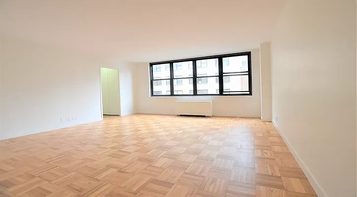 Rented by Manhattan Realty Group | media 12