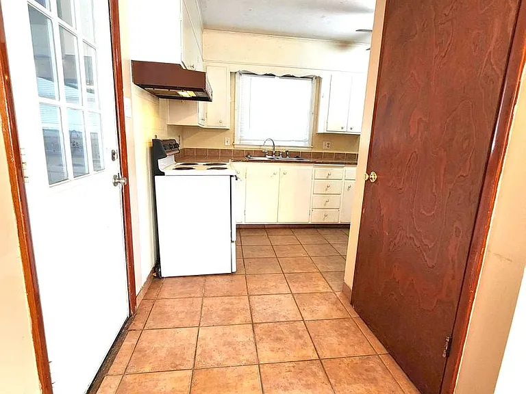 3612 SW Kerry Ave — Photo 5