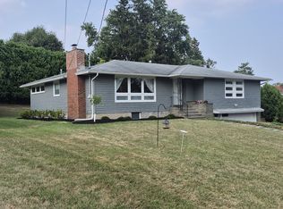 210 Ridgecrest Rd, Syracuse, NY 13214