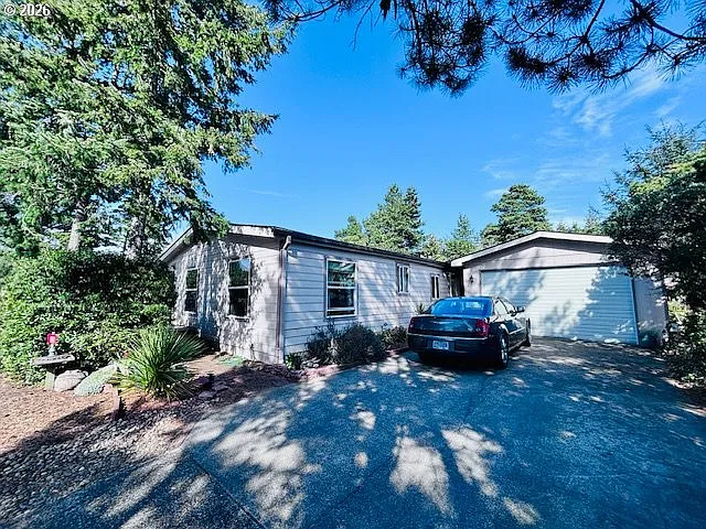 129 Evergreen Ln photo 1